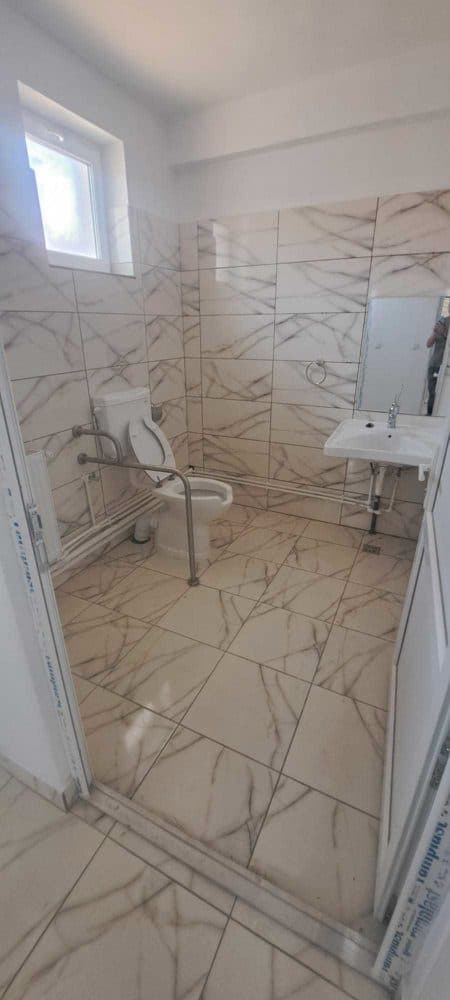 Baie pentru persoane cu dizabilități